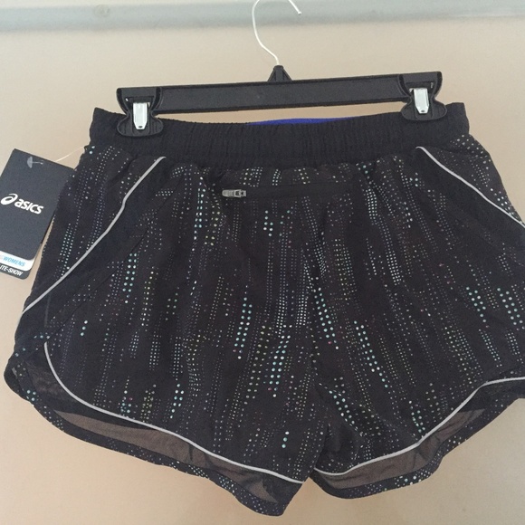 NWT - ASICS Women's Lite-Show 3-N-1 Shorts - Small - Picture 4 of 6